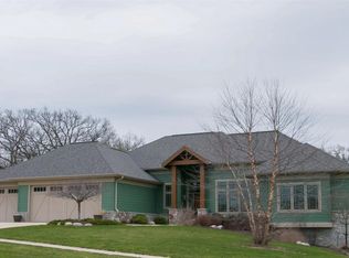 75 Meade Dr, Coralville, IA 52241