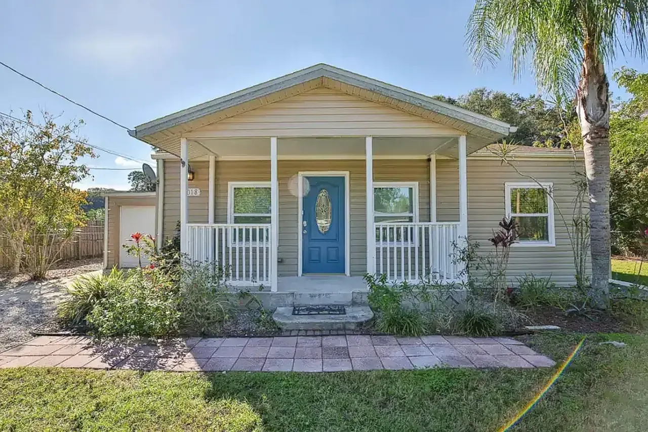 3 bed, 1626 sqft, $4,600 — Photo 1