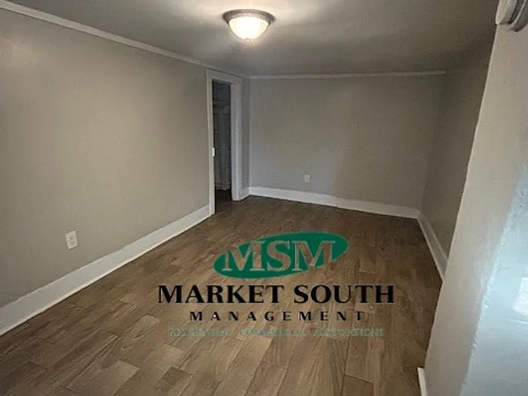 31 E 404 — Photo 9