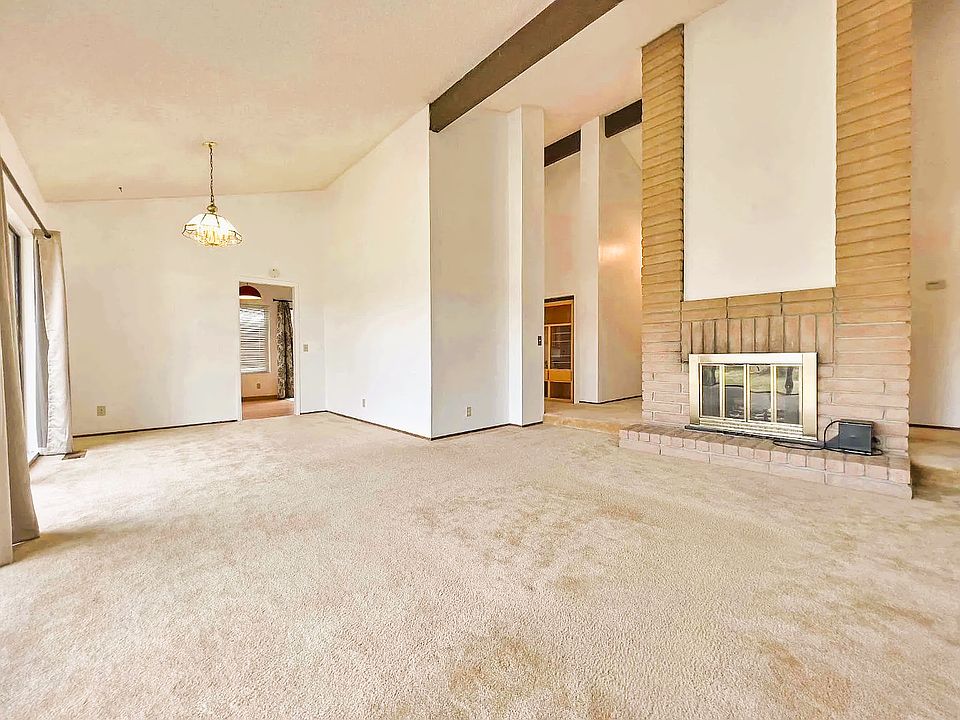 Livingroom/Dining area
