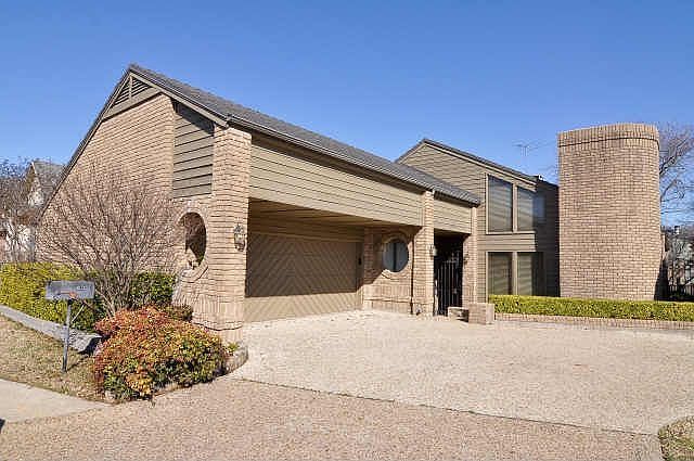 1st image of 6123 Twin Oaks Cir