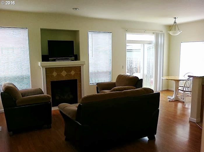 2nd image of 865 Kentucky Ave