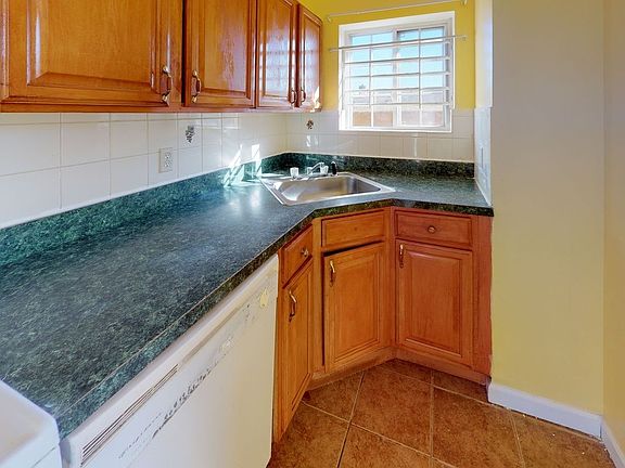 4th image of 2948 Wickham Ave #2A