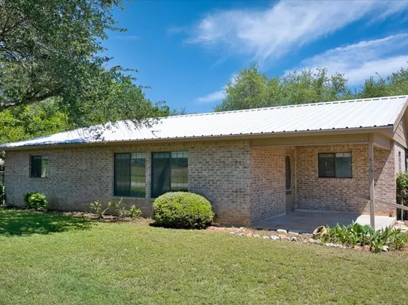 426 Fir St, Mason, TX 76856