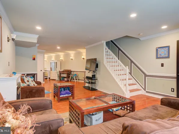 165 Poplar St, Philadelphia, PA 19123