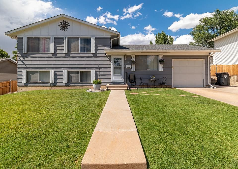 1st image of 7 Bruce Ln