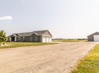 6403 Endicott Dr, Bismarck, ND 58503