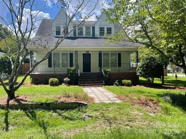 315 W Blakeney St, Pageland, SC 29728