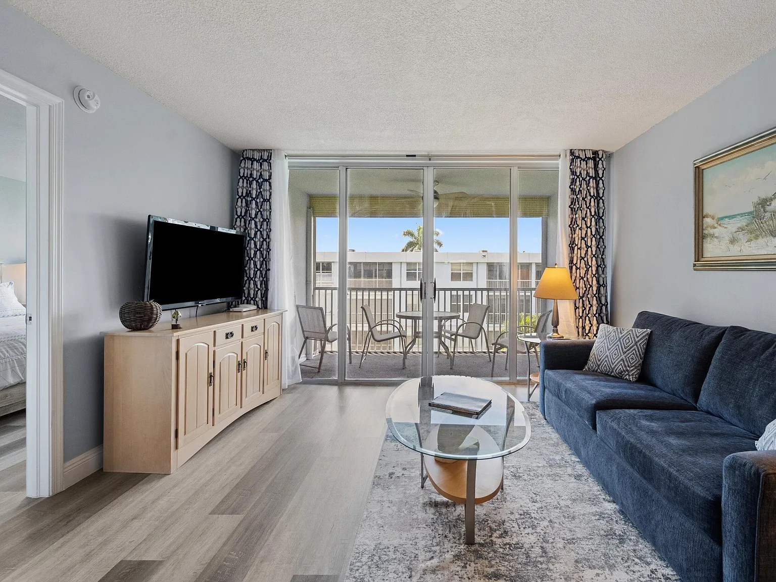1 bed, 1.5 bath, 758 sqft, $2,200 — Photo 2