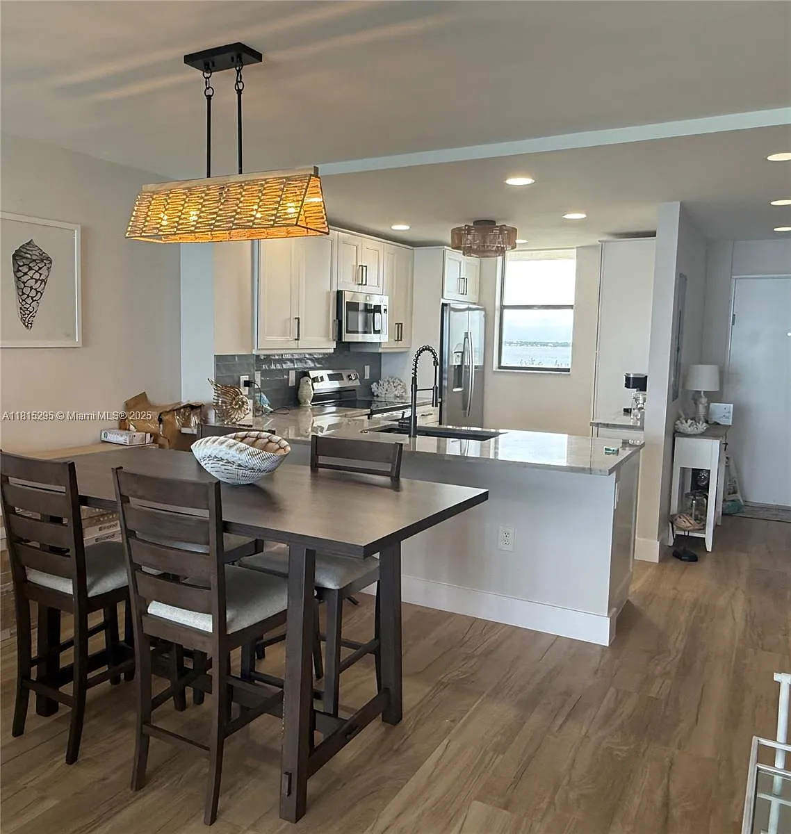 Building Photo - 9940 S Ocean Dr #804