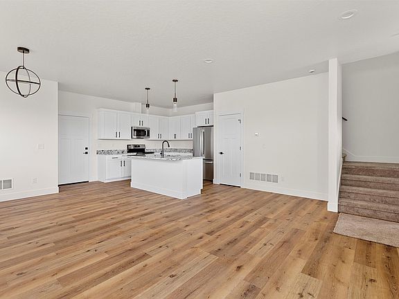 4th image of 5325 Remington Ct #A