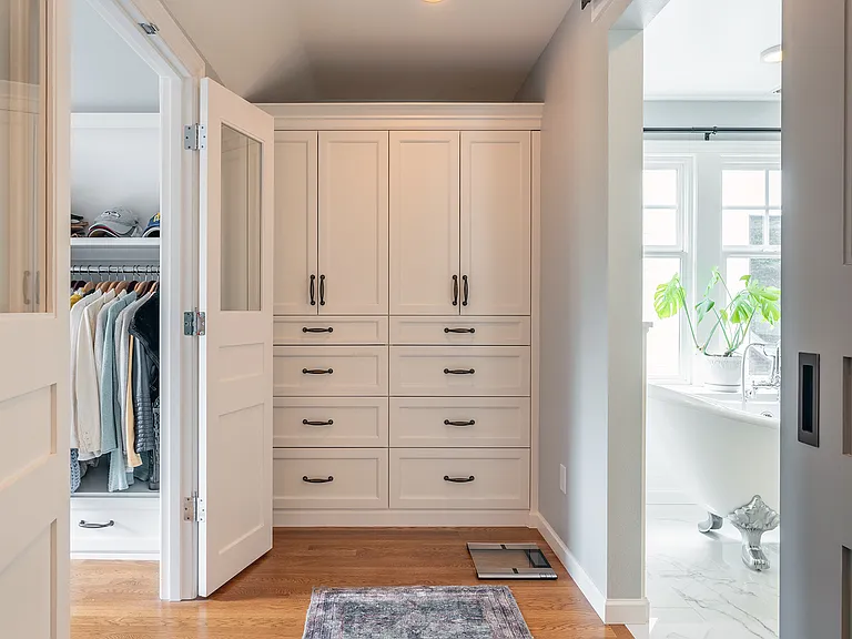 7514 E Green Lake Dr N — Photo 32
