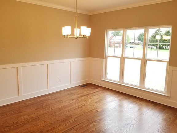 4th image of 572 Crosswood Ct