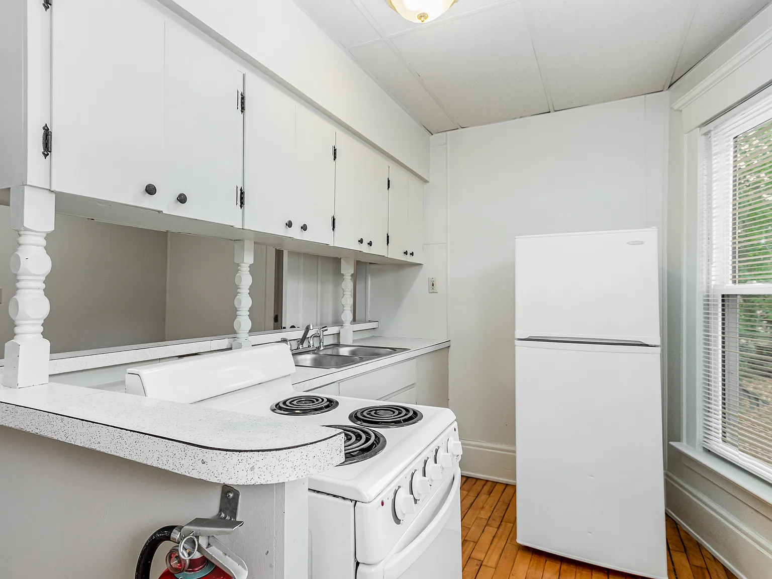 1115 N Lincoln St — Photo 4