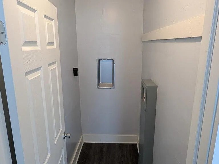 1612 Memorial Ave #2 — Photo 9