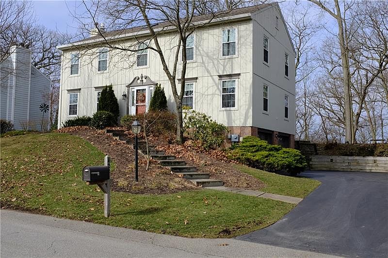 1st image of 422 Monmouth Dr