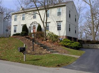 422 Monmouth Dr, Cranberry Township, PA 16066