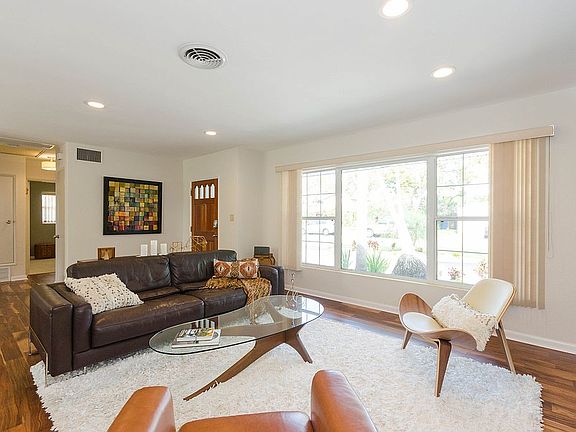 3rd image of 7959 Garden Dr N