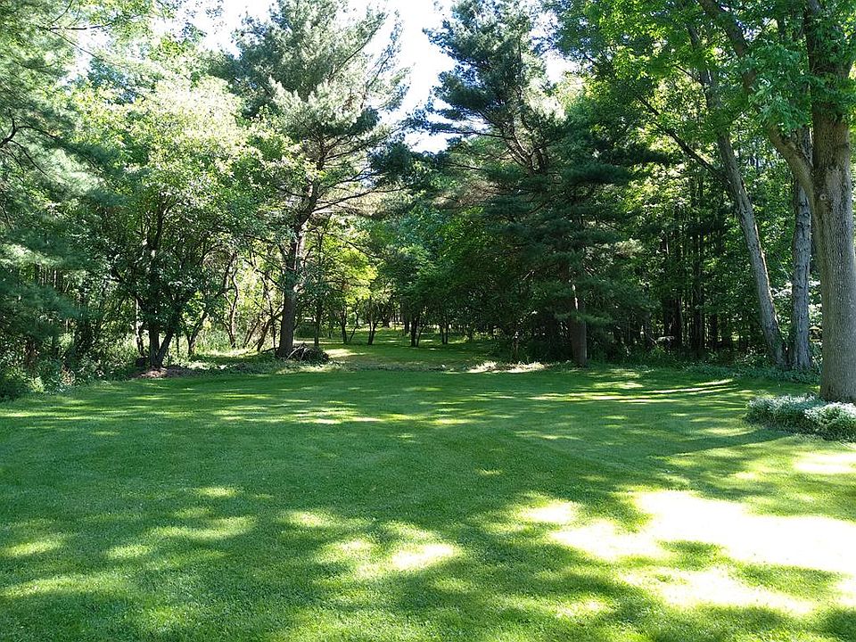 2nd image of 26 Woodland Park