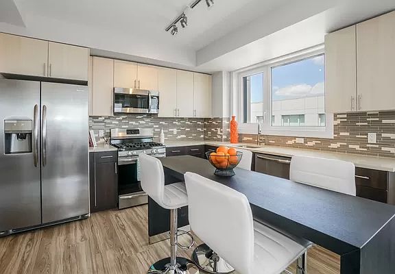 4th image of 178-02 Hillside Ave #400