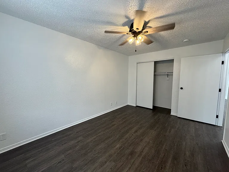 Prairie View Apartments — Photo 20
