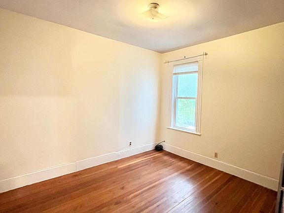5th image of 144 Hillside St