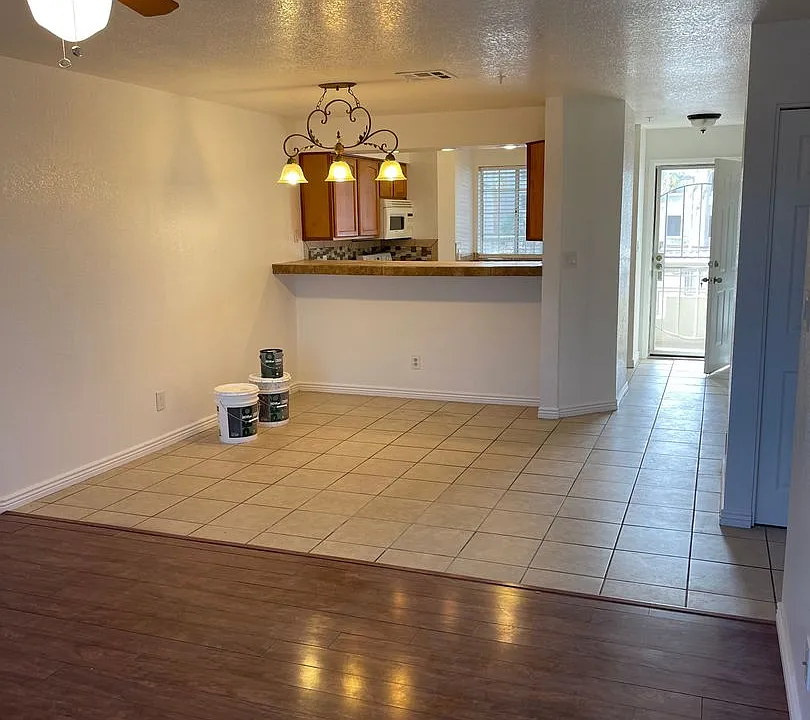 2016 Mesquite Ln #R202