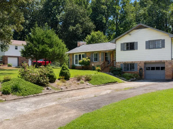 1627 Dogwood Ln, Acworth, GA 30102