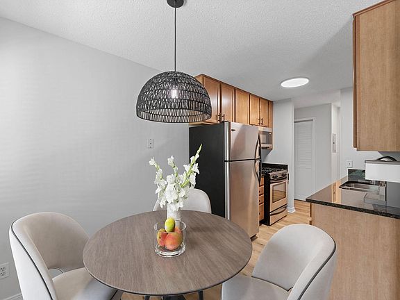 5th image of 3540 Hennepin Ave S #218