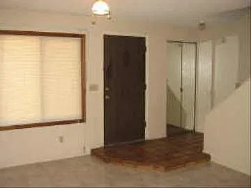 2 bed, 1.5 bath, 936 sqft, $1,600 — Photo 4