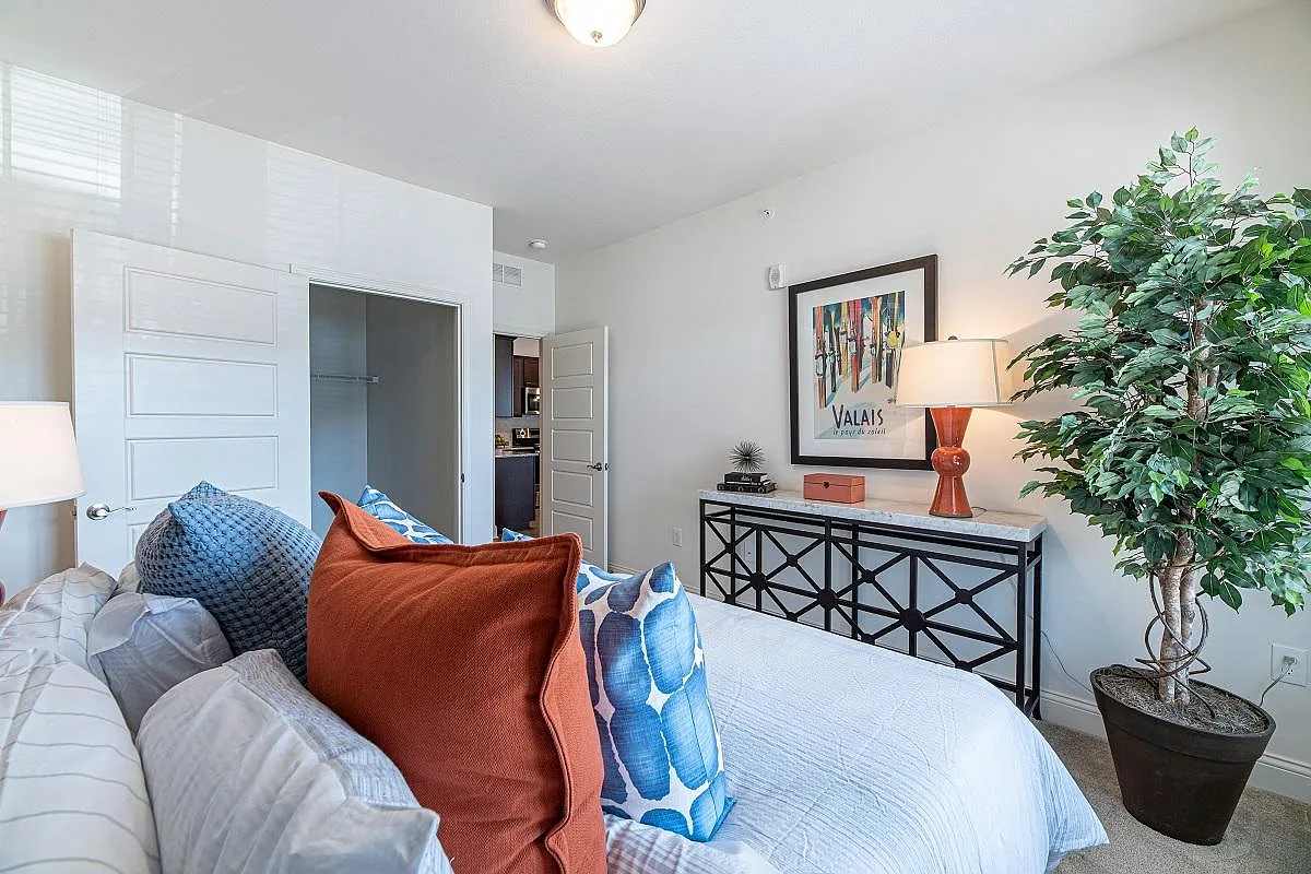 Waterstone Apartments — Photo 4