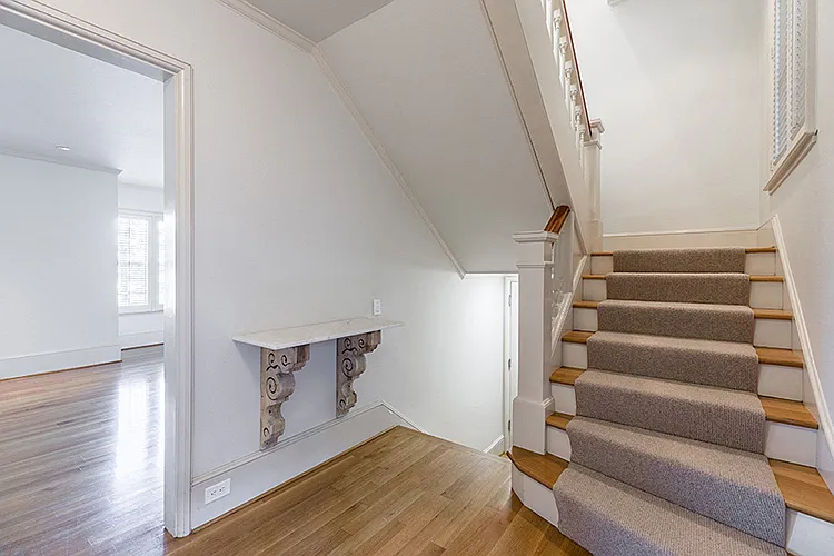 10 Edgehill Way — Photo 7
