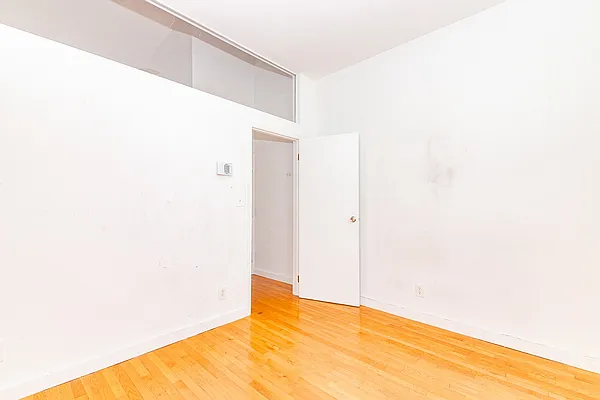 Rented by MySpaceNYC | media 24