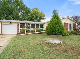 1945 Pohlman Rd, Florissant, MO 63033