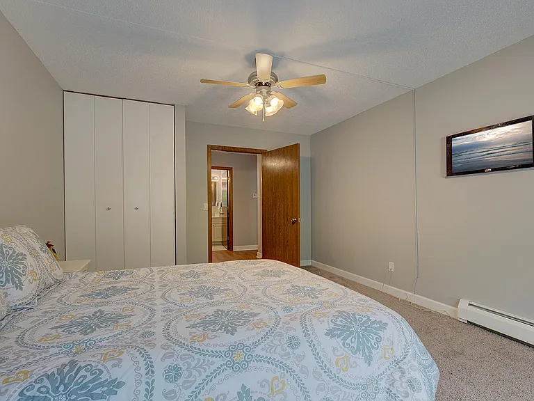 10531 Cedar Lake Rd #213 — Photo 11