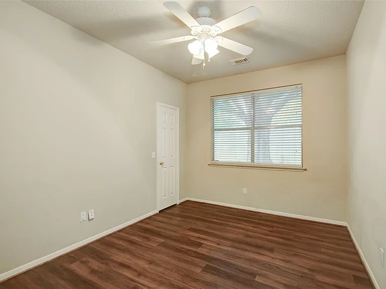 18422 Auburn Woods Dr — Photo 33