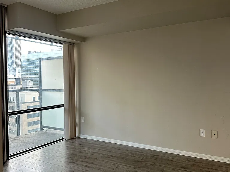 37 Grosvenor St #1110 — Photo 15
