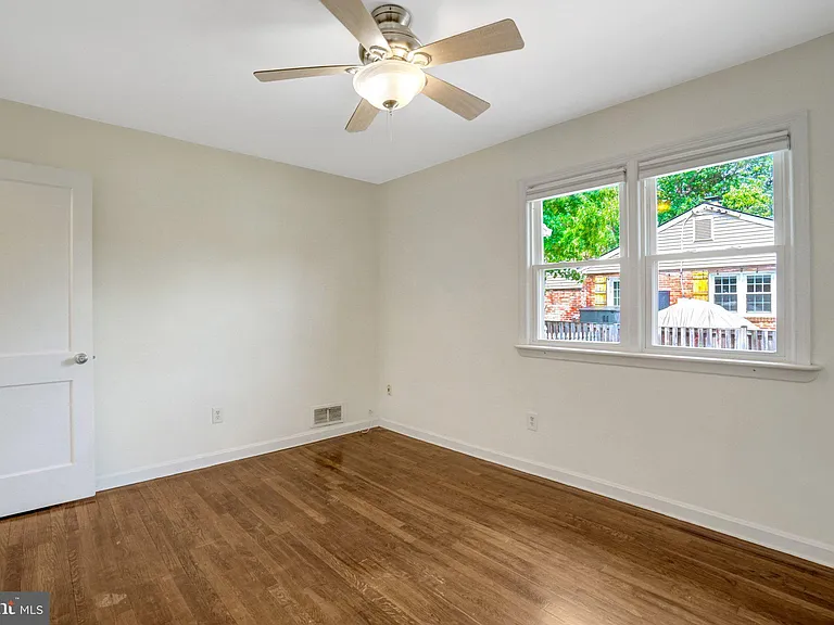 8015 New Market Rd — Photo 26