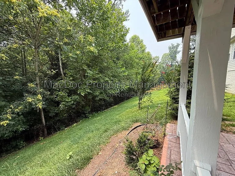 1404 Graham Dr — Photo 95