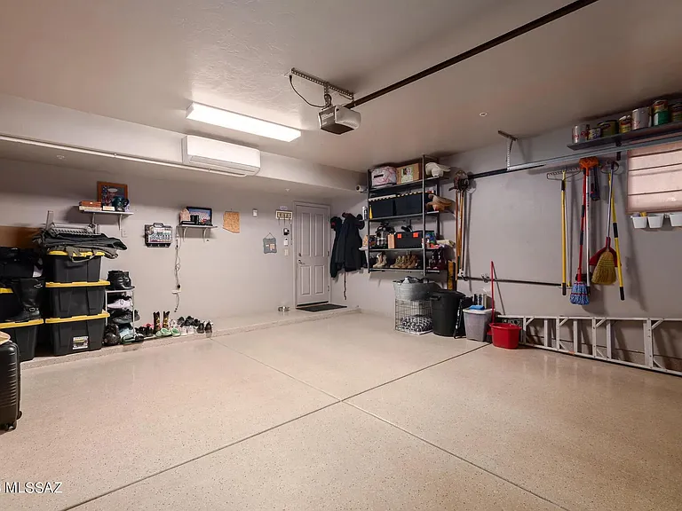 161 E Bishop Ln — Photo 5