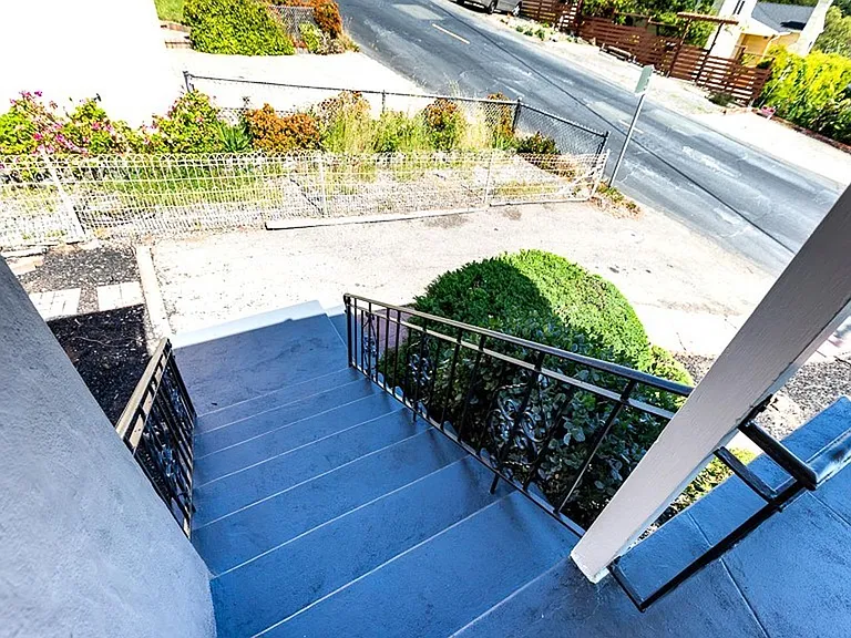25 Stratford Rd — Photo 11