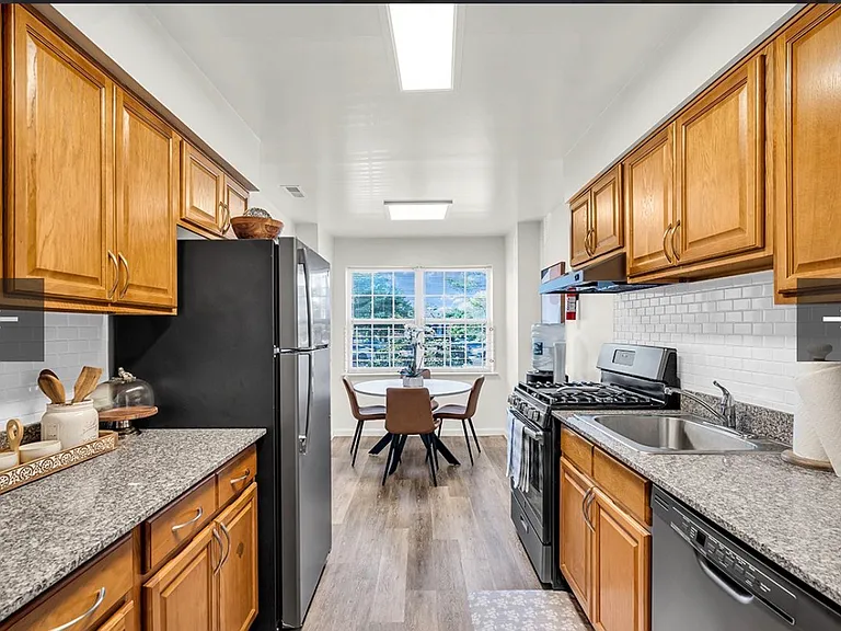 609 Green Hollow Dr #2305 — Photo 6