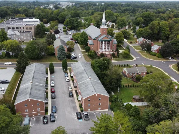 1 Radnor Dr APT A1, Newtown Square, PA 19073