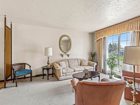 4th image of 5023 Cedarwood Ln