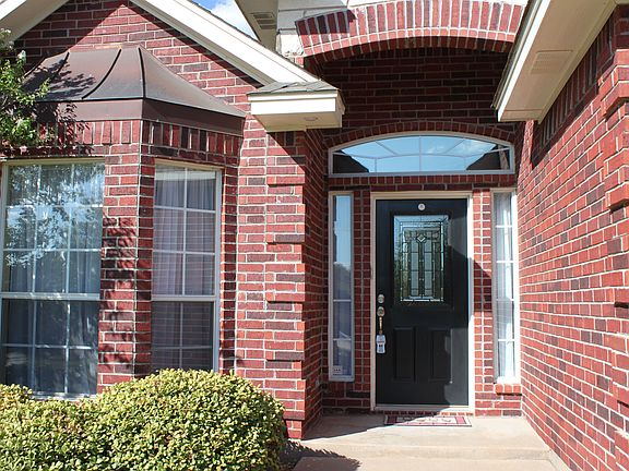 3rd image of 4220 Canyon Trails Dr