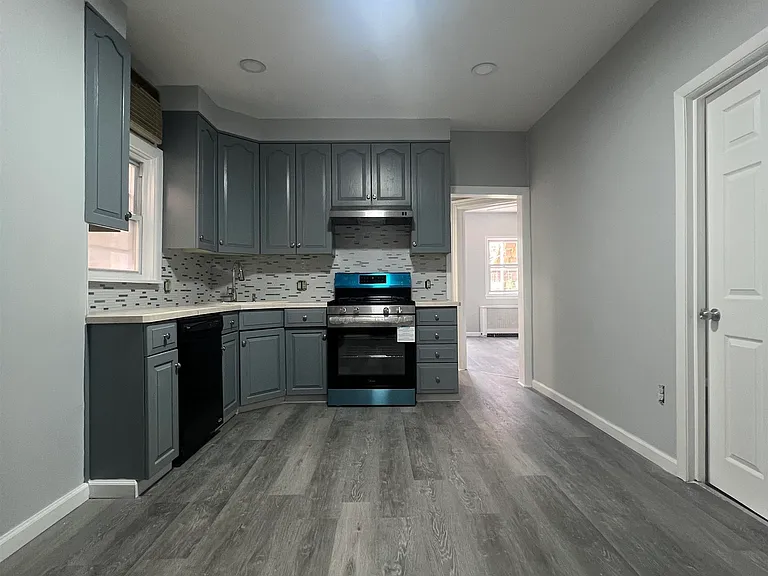 82 W 22nd St #1 — Photo 2