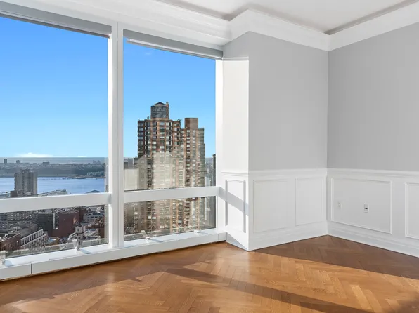 25 Columbus Circle image 1 of 8