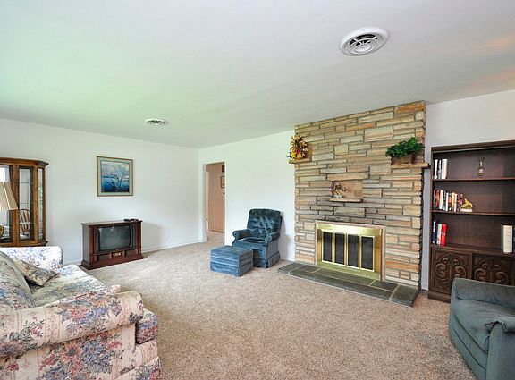 5th image of 319 N Martin Ave