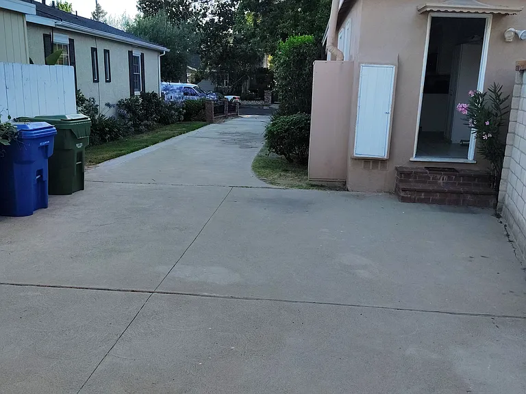 4734 Allott Ave — Photo 27