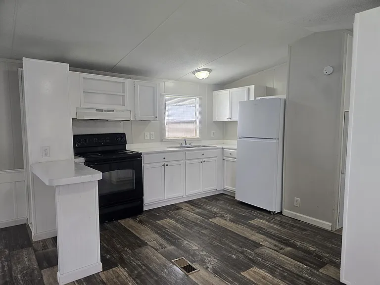 210 Jamback Rd #49 — Photo 6